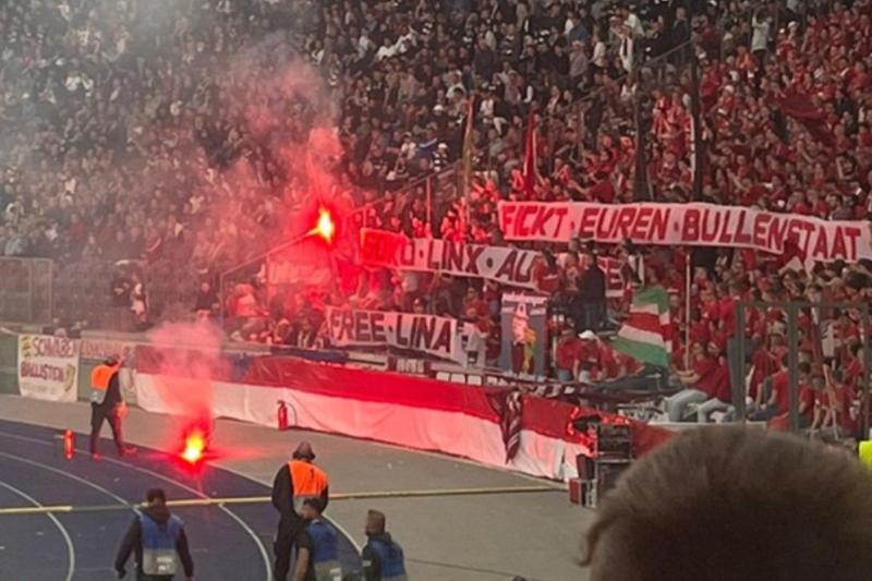 Almanyada kitlesel bir protesto formu