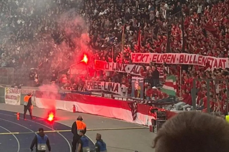 Almanyada kitlesel bir protesto formu