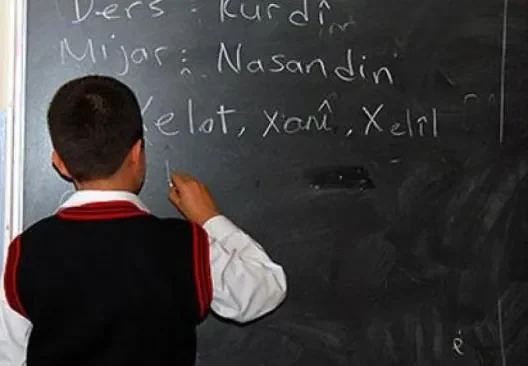 kurt-milletine-cocuklari-icin-kurtce-secmeli-dersi-secme-cagrimizdir