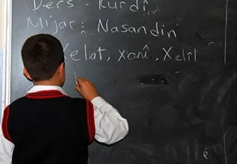 kurt-milletine-cocuklari-icin-kurtce-secmeli-dersi-secme-cagrimizdir