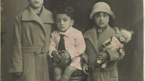 resim 1 Mehmet Mihri, kizlari Lamia, Suheyla ve oglu Selahattin