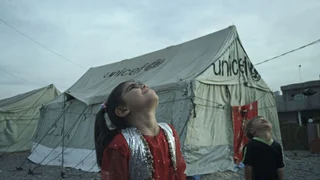 Wêneyek ji fîlma Ülkesiz Bayrak